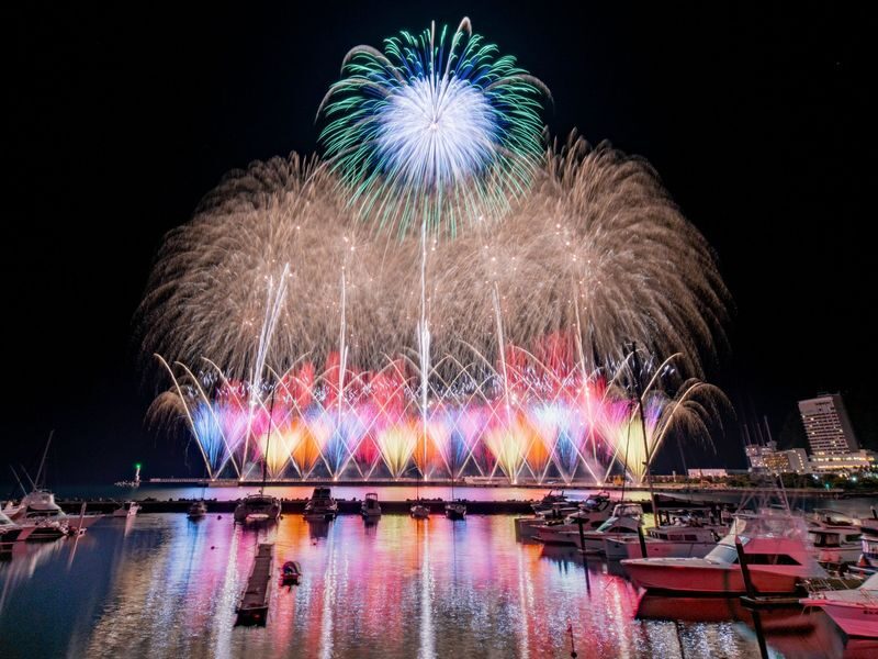 Fireworks Limited | Atami Kamakura/Atami Hakone Fireworks Festival Day Trip | Departing from Tokyo - Enoshima: an hour to find your own island route
