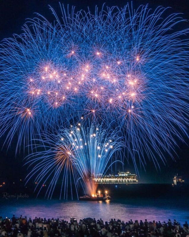 Fireworks Special | Includes Hotel Pickup: Atami Fireworks Festival + Izu Omuroyama or Hakone Lake Ashi Day Trip | Departure from Tokyo - Two routes, one fireworks finale