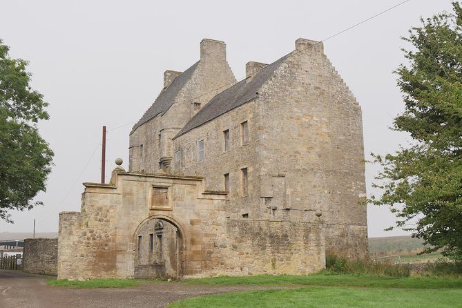 Five Outlander locations , Outlander film locations tour - Key Points: