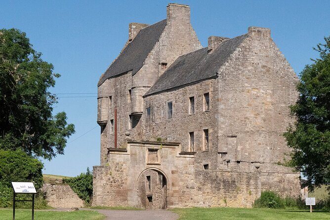 Five Outlander locations , Outlander film locations tour - FAQ