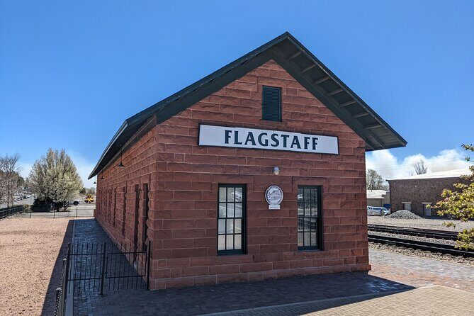 Flagstaff Scavenger Hunt Walking Tour and Game - Key Points