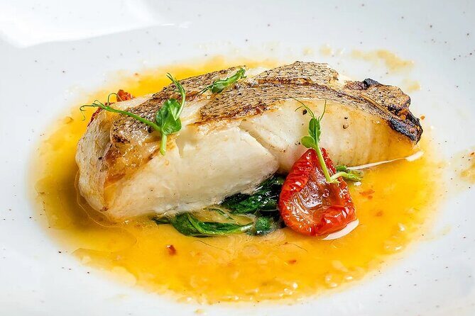 Flamenco Show & Special Menu at Torres Bermejas in Madrid - Key Points