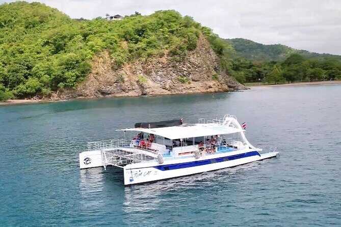 Flamingo Family Fun Catamaran Snorkel:Comfortable shaded seating - Key Points