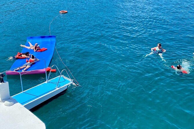 Flamingo Family Fun Catamaran Snorkel:Comfortable shaded seating - Who Will Love This Tour?