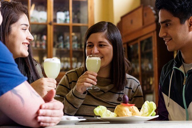 Flavors & Tradition: Walking City Tour with Food Tasting - Detailed Breakdown of the Experience