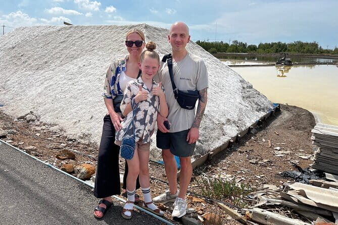 Floating and Railway Markets with Kwan Damnoen Restuarant - Key Points