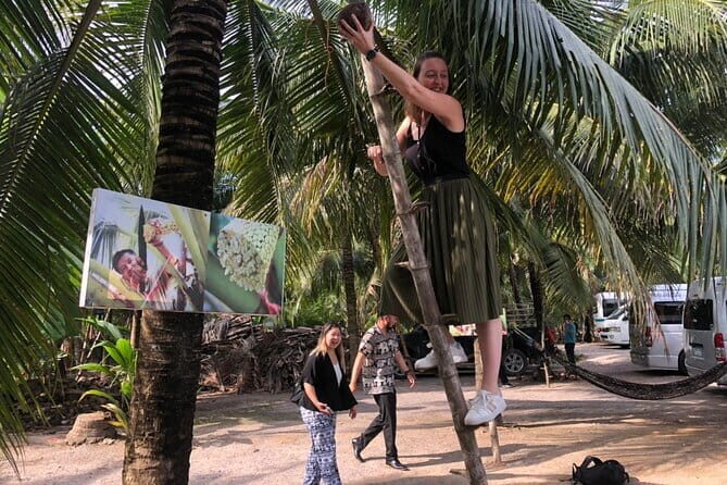 Floating and Railway Markets with Kwan Damnoen Restuarant - Practical Details and What You Should Know