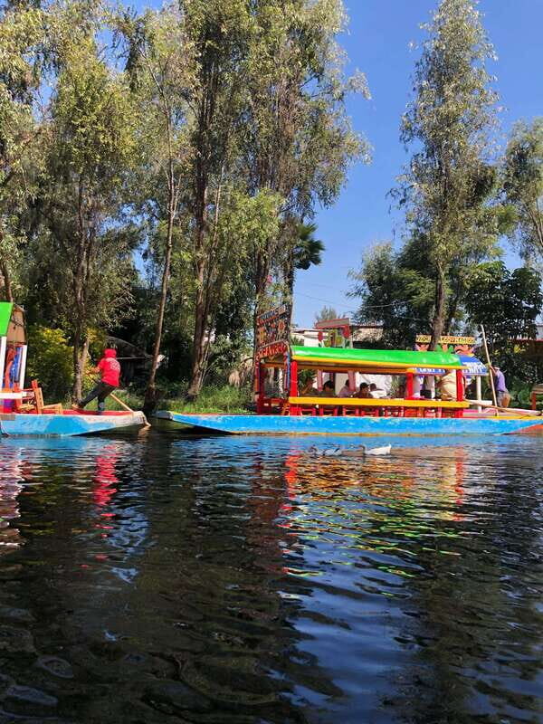 "Floating Party in Xochimilco: Canals, Tequila, and Tradition" - An In-Depth Look at the Floating Party in Xochimilco