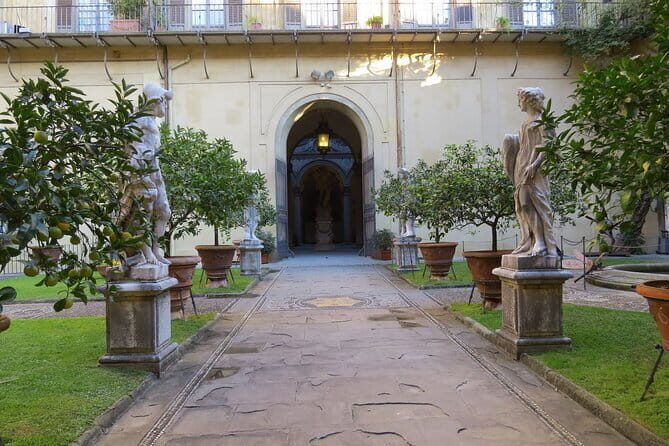 Florence Medicis Mile Walking Tour with Pitti Palace & Boboli Gardens Ticket - A Detailed Look at the Florence Medicis Mile Walking Tour