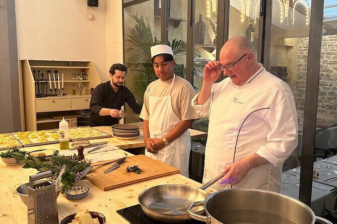 Florence: Pasta Cooking Class with Unlimited Wine - Who Should Consider This Tour?