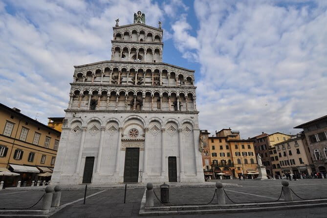 Florence Private Day Trip to Pisa and Lucca - Detailed Breakdown of the Itinerary