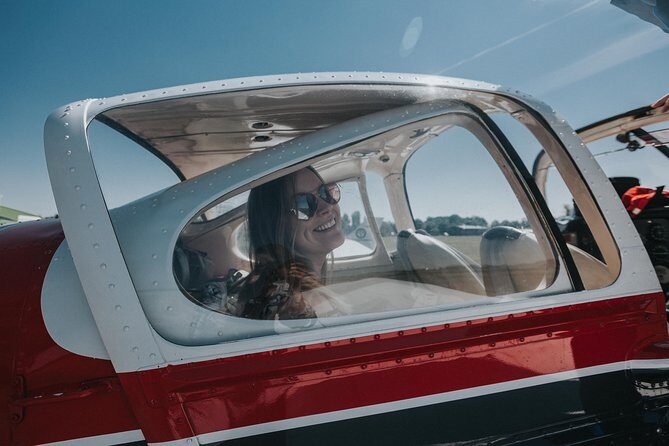 Fly above Lyon in a private plane - Key Points