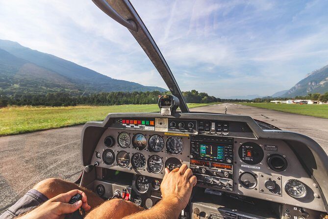Fly above Lyon in a private plane - FAQs
