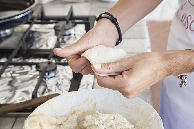 Focaccia Masterclass in La Spezia: Cook, Taste & Savor - Focaccia Masterclass in La Spezia: Cook, Taste & Savor