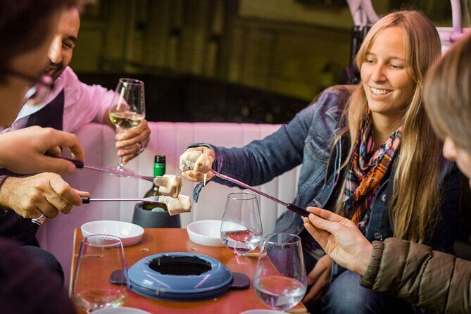 Fondue and wine private Tuk Tuk tour in Geneva - The Experience at a Glance