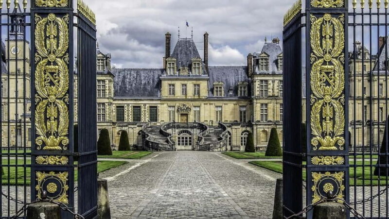 Fontainebleau Castle Private guided tour from Paris - Exploring Fontainebleau Castle: A Personal Encounter with French Royal Heritage