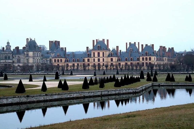 Fontainebleau Castle Private guided tour from Paris - Key Points