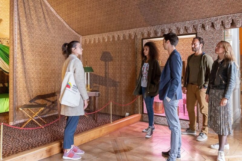 Fontainebleau & Vaux-le-Vicomte Châteaux Day Tour from Paris - FAQs