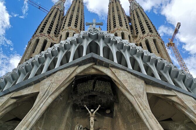 Food & Drink Tasting Private Tour & Sagrada Familia Skip the Line - A Deep Dive Into the Experience