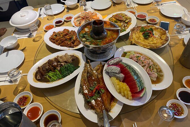 Food Tours with lovely university students - A Detailed Look at What to Expect