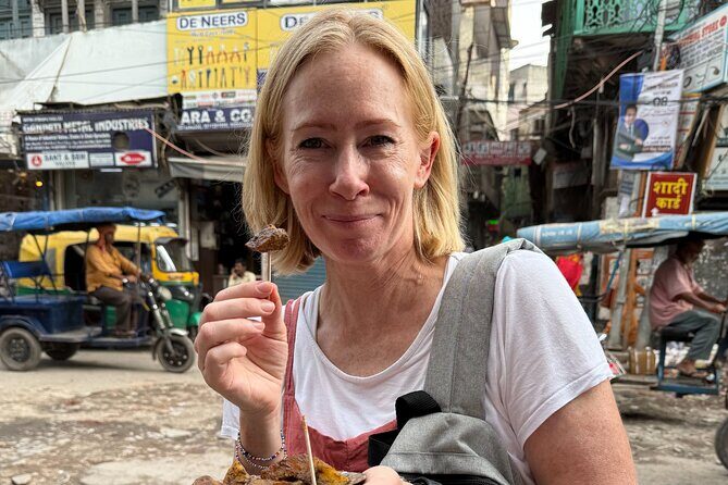 Food Walk at Raja Park from Kulcha to Kulfi - Key Points