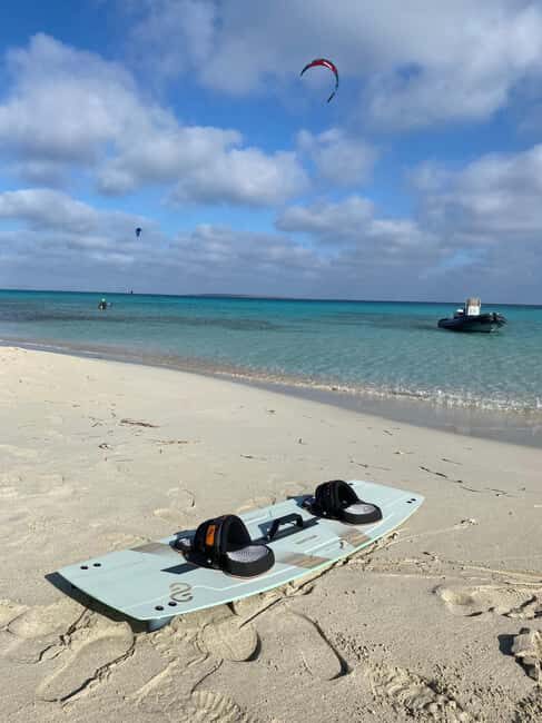 Formentera: Begginers Kitesurf 6h Course CHECK WIND FIRST - Key Points