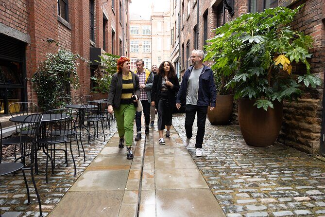 Four hour walking wine tasting tour of Manchester's best bars - The Sum Up