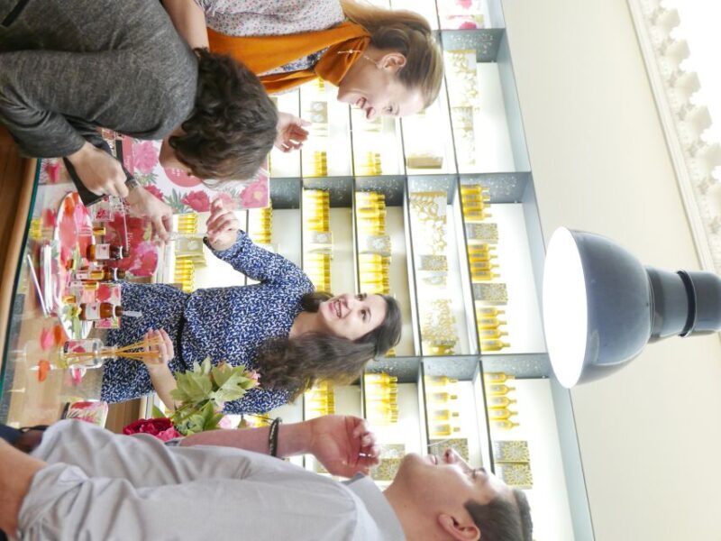 Fragonard Paris - Mini Perfume workshop - only in Spanish - A Perfume Journey in the Heart of Paris