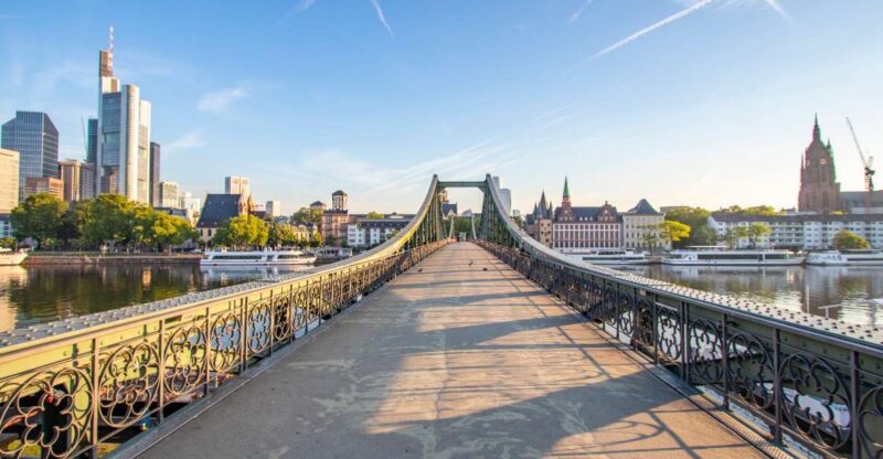 Frankfurt: Capture the most Photogenic Spots with a Local - An Authentic Look at Frankfurt’s Photo-Worthy Spots