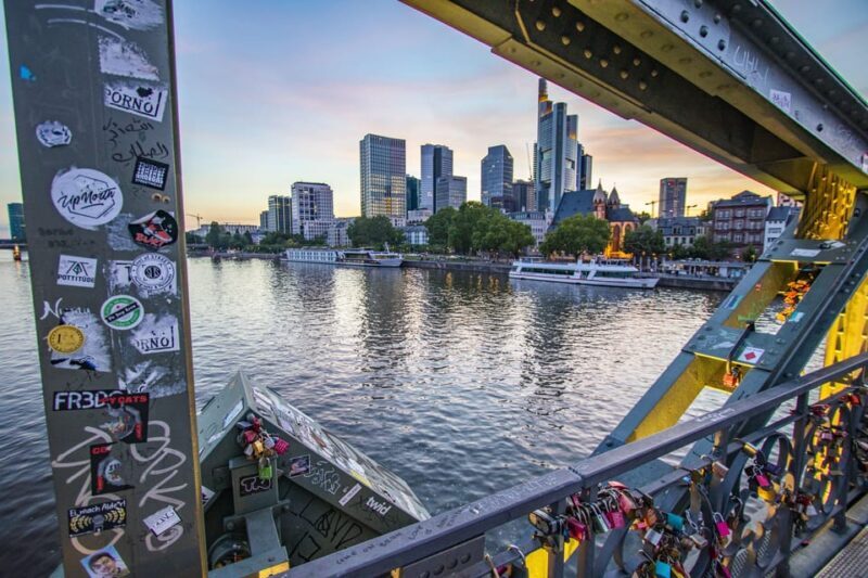 Frankfurt: Express Walk with a Local in 60 minutes - A Closer Look at the Experience