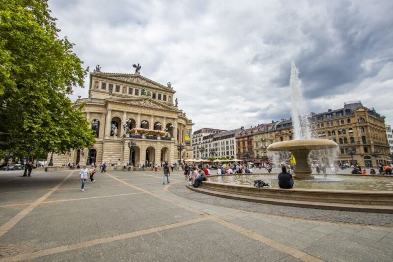Frankfurt: Express Walk with a Local in 60 minutes - Who Will Love This Tour?