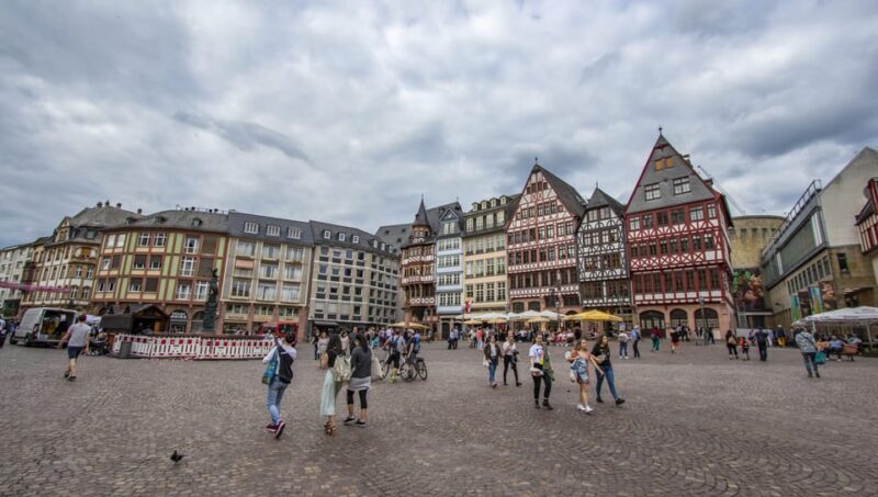Frankfurt: Express Walk with a Local in 60 minutes - Practical Details and Tips