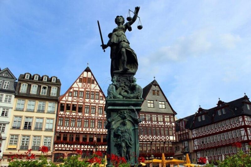 Frankfurt : Highlights & hidden Gems Private Walking Tour - Hidden Gems and Local Flavor