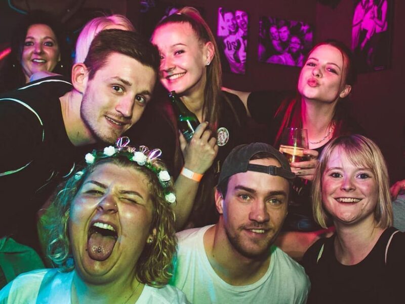 Frankfurt: Private pub crawl with insider-guide & free shots - Key Points