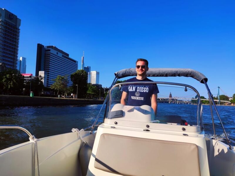 Frankfurt: Private Skyline Sightseeing Boat Tour - Key Points