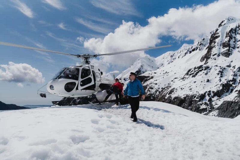 Franz Josef: 2.5 Hour Glacier Hike with Helicopter Transfer - An In-Depth Look at the Franz Josef Glacier Hike and Helicopter Experience