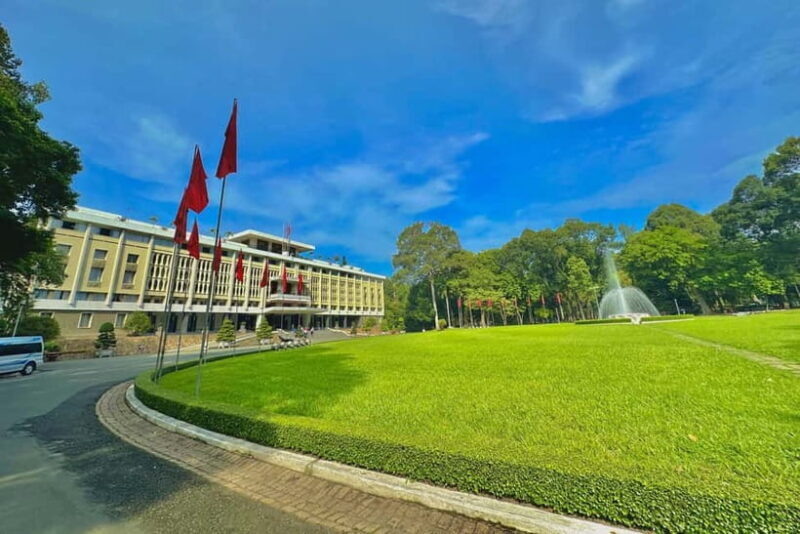 Free E-Sim War Remnants Museum & Independence Palace Tour - Key Points