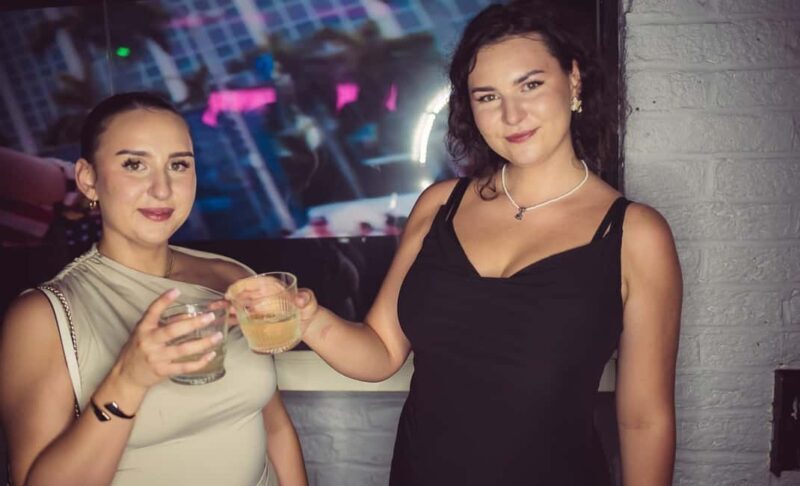 FREE Pub Crawl with OPTIONAL 1 hour open bar and clubs - Key Points