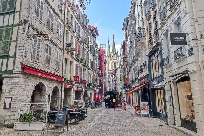 French Coast: Bayonne, Biarritz, San Juan de Luz - Private Tour - A Deeper Dive into the French Coast Private Tour