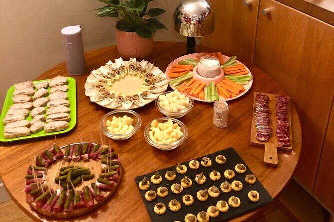 French Dinner & Cabaret Show in Artist's Home - Key Points