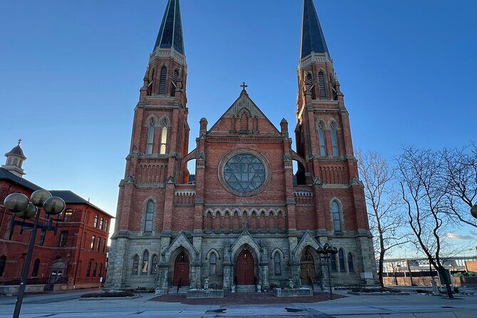 French History Tour of Detroit A Self-Guided Audio Tour App - A Practical and Engaging Look at the French History Tour of Detroit