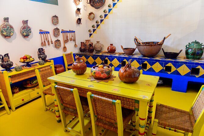 Frida Khalo Museum with Transportation and Culinary Experience - Small Group Dynamics