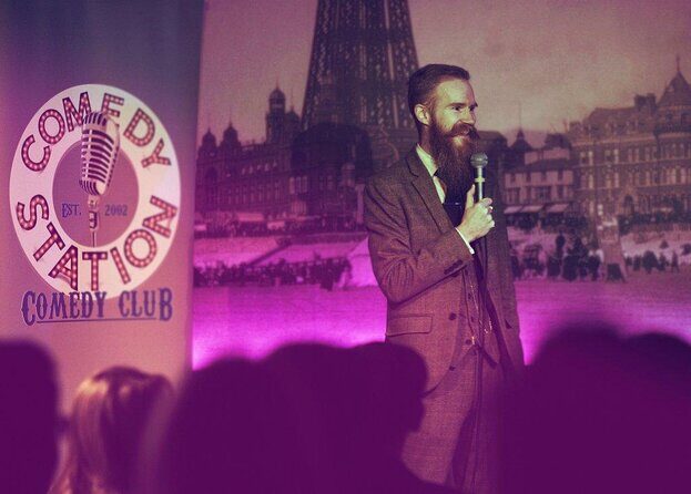 Friday & Saturday night comedy club entry - A Closer Look at the Comedy Experience
