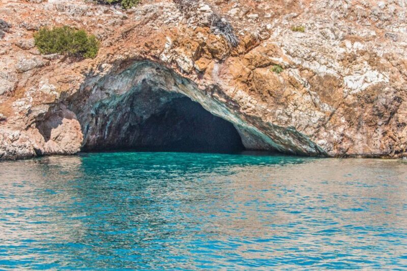 From Ag Anna: Rina's Cave and Ano and Kato Koufonisi Cruise - Exploring Kato Koufonisi
