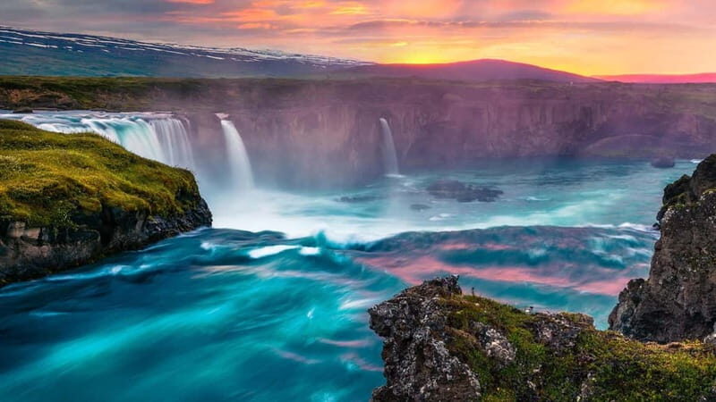 From Akureyri: Mývatn Lake & Goðafoss CruiseShip tour +Lunch - Key Points
