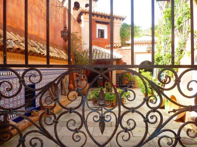 From Alicante and Elche: Tea house + sweets. Taste the flavor of the Orient. - The Sum Up