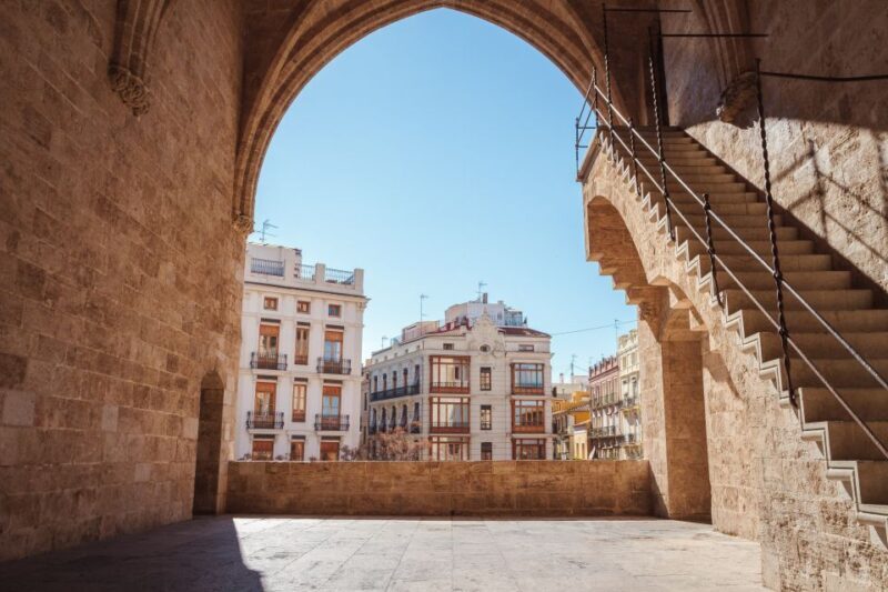 From Alicante: Valencia Full-Day Guided Tour - The Heart of Valencia: Plaza de la Virgen and Cathedral