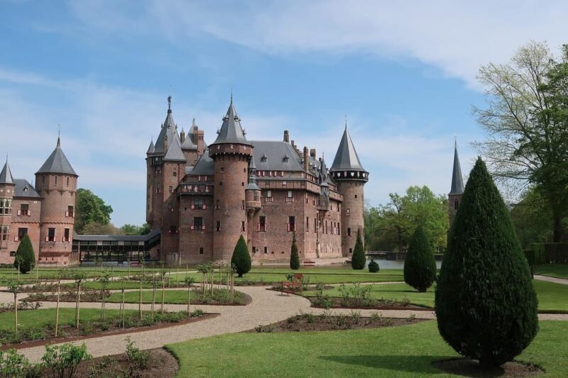 From Amsterdam: Muiderslot and De Haar Castle Tour - A Complete Look at the Castle Tour Experience