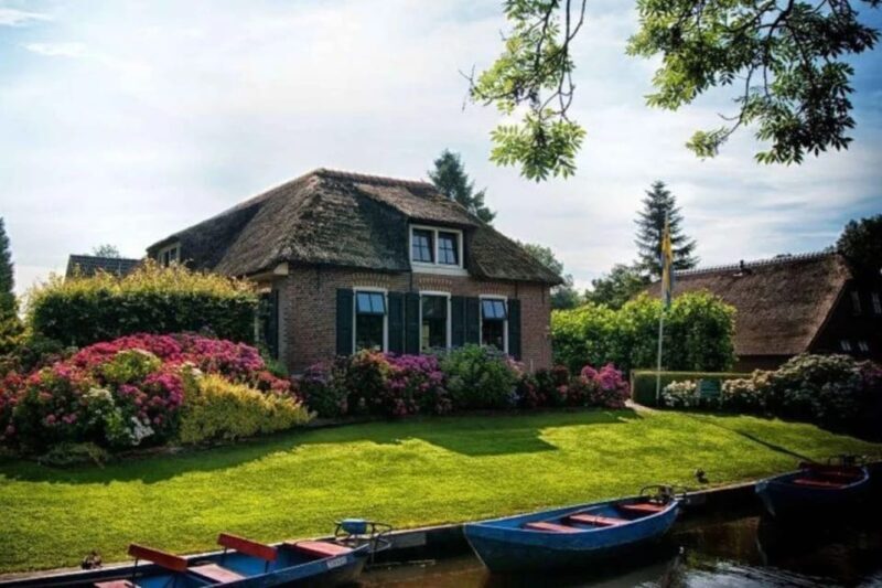 From Amsterdam: Private tour to Giethoorn with private boat - Key Points
