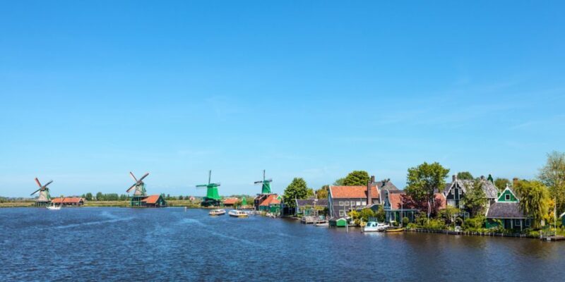 From Amsterdam: Windmills of Zaanse Schans Tour in Spanish - A Deeper Look into the Zaanse Schans Tour